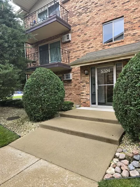 5324 Waterbury Dr #1506, Crestwood, IL 60418