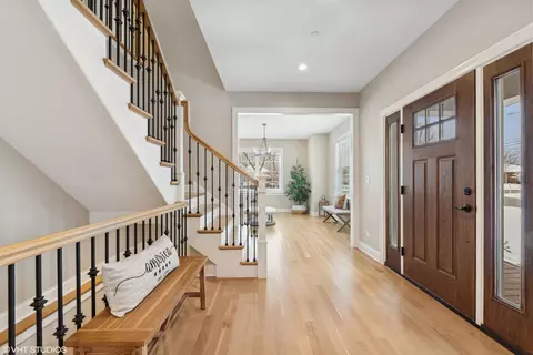 2120 E White Oak St, Mount Prospect, IL 60056 photo 3