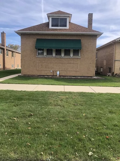 9629 S Muskegon Ave, Chicago, IL 60617