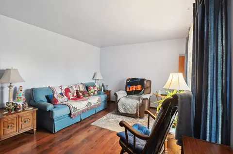 Living - 780 Laurel Dr, Aurora, IL 60506 photo 2 of 2