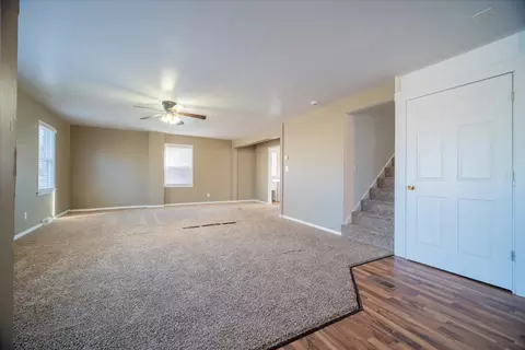 Living - 813 Bell St, Bloomington, IL 61701 photo 1 of 3