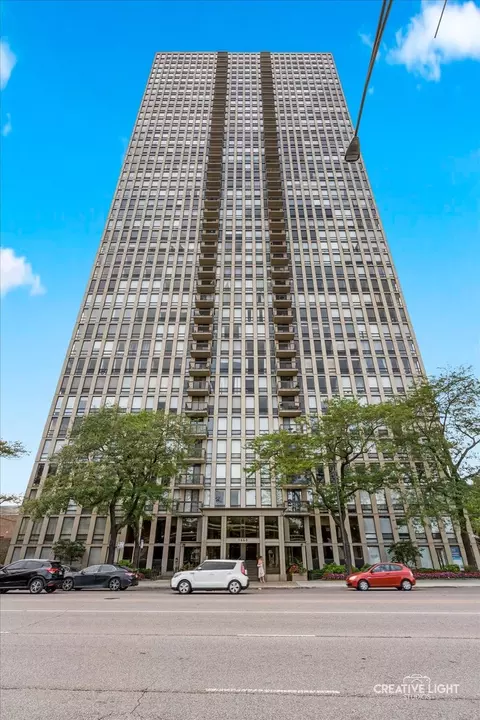1660 N La Salle Dr #2707, Chicago, IL 60614