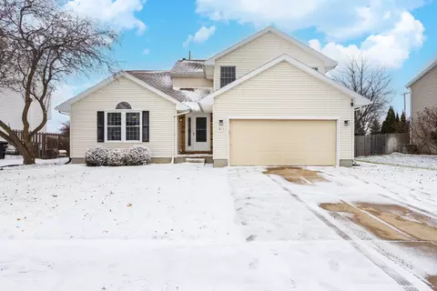 Exterior - 411 Beacon Cir, Bloomington, IL 61704 photo 7 of 10