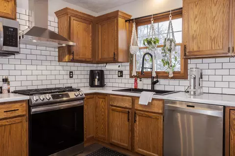 Kitchen - 411 Beacon Cir, Bloomington, IL 61704 photo 3 of 4