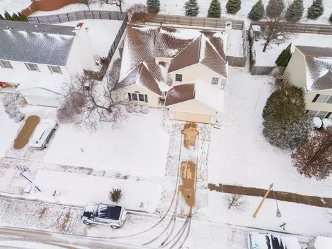 View/Area - 411 Beacon Cir, Bloomington, IL 61704 photo 2 of 7