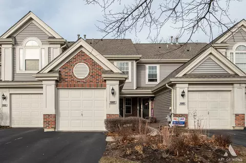 1067 Talbots Ln, Elk Grove Village, IL 60007