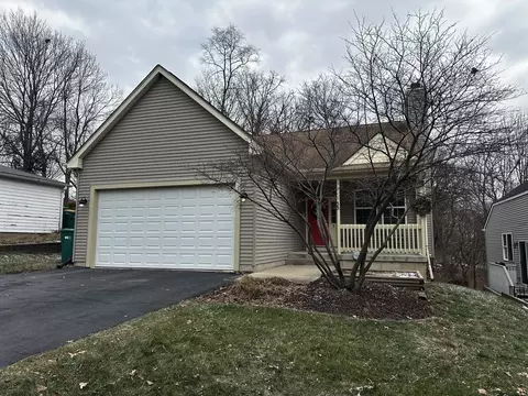 33 Forest Ave, Fox Lake, IL 60020