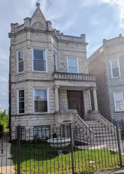 4047 W 21st St, Chicago, IL 60623