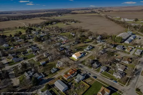 501 W Main St, Bethany, IL 61914 photo 2