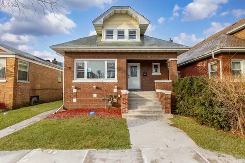 212 22nd Ave, Bellwood, IL 60104