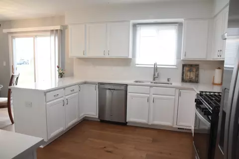 2415 Eldorado Ct, Naperville, IL 60564 photo 9