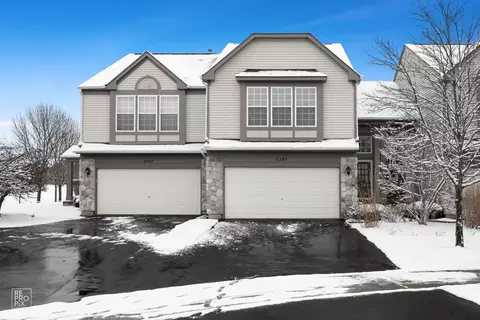 3205 Bromley Ln, Aurora, IL 60502