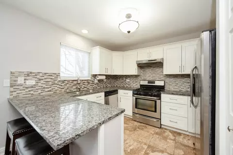 Kitchen - 6869 Hampton Cir, Gurnee, IL 60031 photo 1 of 2