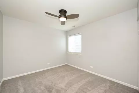 Bedroom - 6869 Hampton Cir, Gurnee, IL 60031 photo 2 of 3