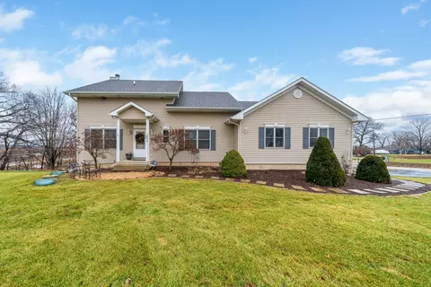 364 Dee Ct, Lake Holiday, IL 60552