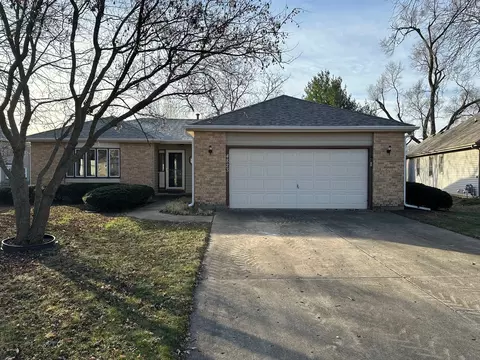 4823 Barnwood Ct, Mchenry, IL 60050