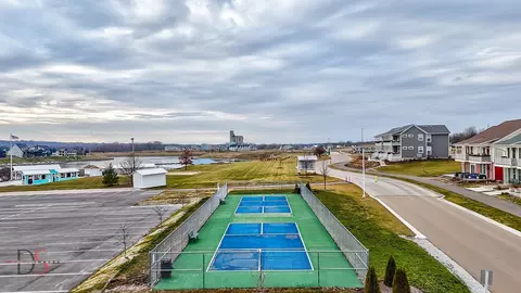 Exterior - 100 Great Loop Dr #38, Ottawa, IL 61350 photo 2 of 4