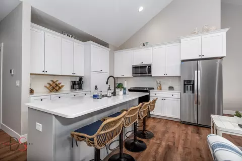 Kitchen - 100 Great Loop Dr #38, Ottawa, IL 61350 photo 3 of 3
