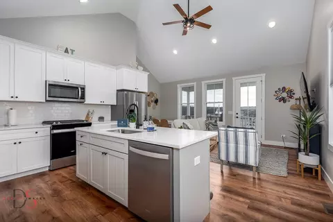 Kitchen - 100 Great Loop Dr #38, Ottawa, IL 61350 photo 1 of 3