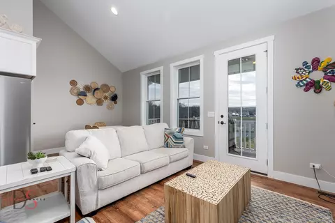 Living - 100 Great Loop Dr #38, Ottawa, IL 61350 photo 3 of 3