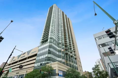 111 W Maple St #1808, Chicago, IL 60610