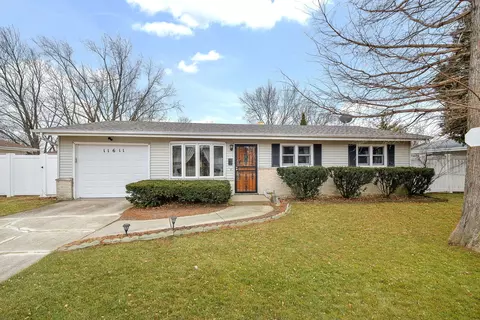 11611 Douglas Ave, Huntley, IL 60142