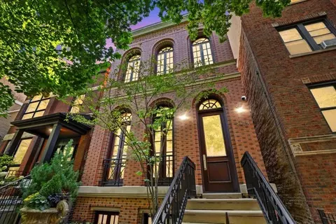 3454 N Marshfield Ave, Chicago, IL 60657