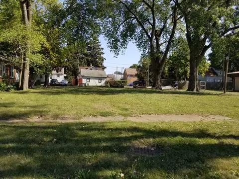 1329 Glenn Dr, North Chicago, IL 60064