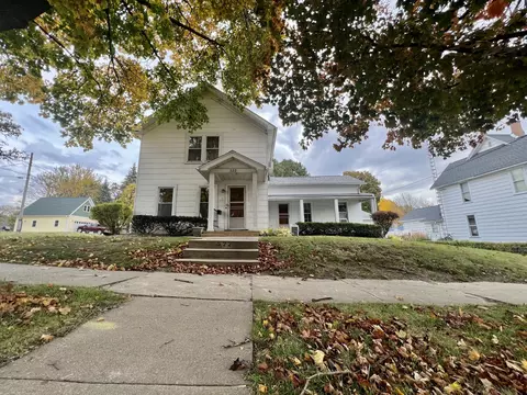 522 N Brinton Ave, Dixon, IL 61021