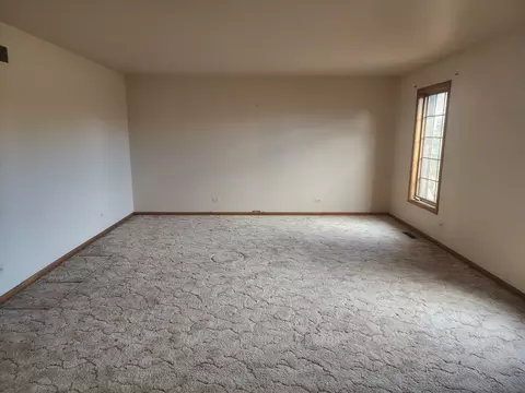 Living - 26810 S Beverly Dr, Monee, IL 60449 photo 1 of 2