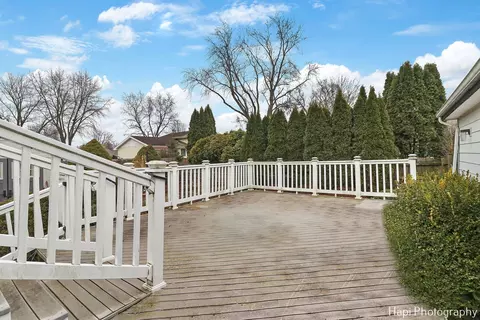 204 Canterbury Dr, Mchenry, IL 60050 photo 23