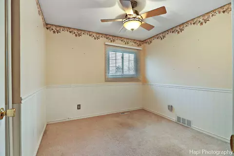 204 Canterbury Dr, Mchenry, IL 60050 photo 15