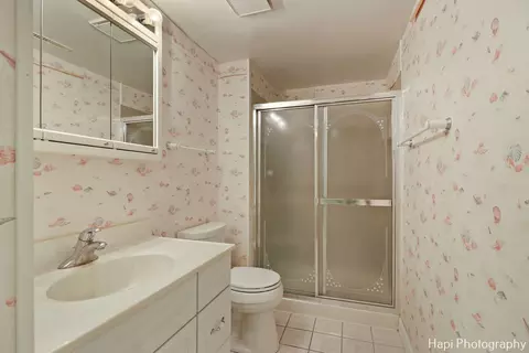 204 Canterbury Dr, Mchenry, IL 60050 photo 18