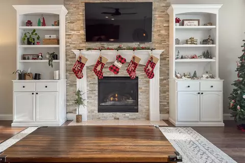 Living - 2319 Callard Ln, Normal, IL 61761 photo 2 of 2
