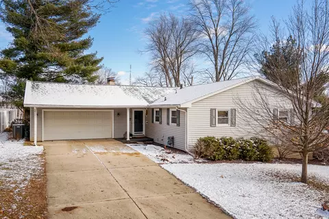 100 William Dr, Normal, IL 61761