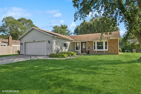 203 E Timberlane Dr, Palatine, IL 60067