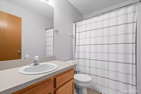 Bath - 1505 Meyer Ct, Plainfield, IL 60586 photo 4 of 4