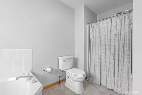 Bath - 1505 Meyer Ct, Plainfield, IL 60586 photo 3 of 4