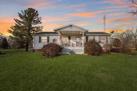 8209 E 2050 North Rd, Oakwood, IL 61858