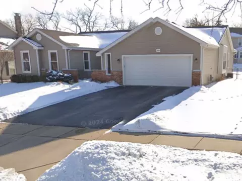 244 Tudor Ln, Schaumburg, IL 60193