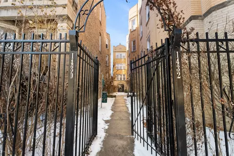1430 N Maplewood Ave #202, Chicago, IL 60622
