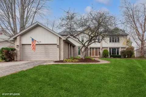 3118 Charlemagne Ln, Saint Charles, IL 60174