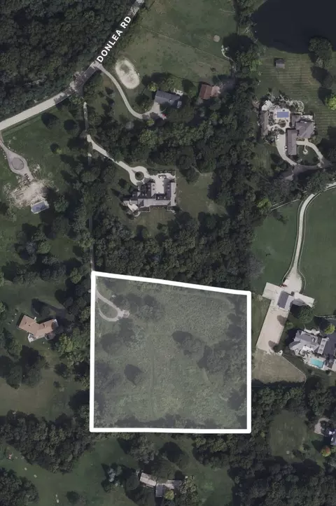 275 Donlea Rd, Barrington Hills, IL 60010