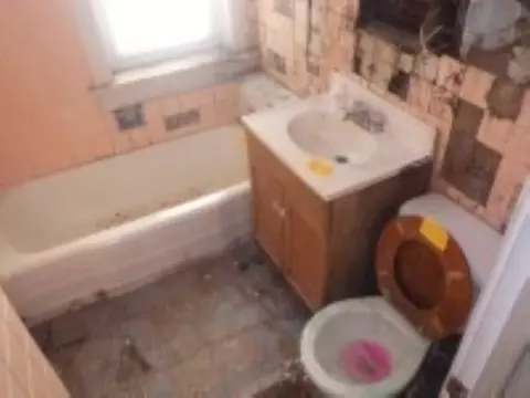 Bath - 1114 W 90th St, Chicago, IL 60620 photo 1 of 1