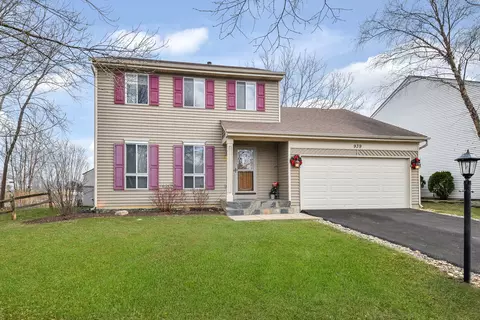 939 Hartwood Dr, Streamwood, IL 60107