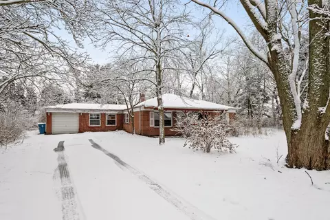 3953 Gloucester Dr, Crete, IL 60417 photo 2