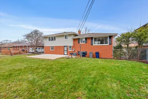 1481 Easy St, Elgin, IL 60123 photo 6