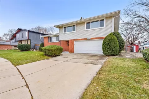 1481 Easy St, Elgin, IL 60123 photo 3