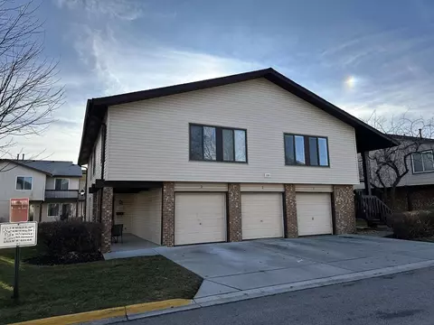 1335 Kingsbury Dr #2, Hanover Park, IL 60133