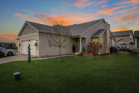 2215 Pebblebrooke Ln #2215, Urbana, IL 61802